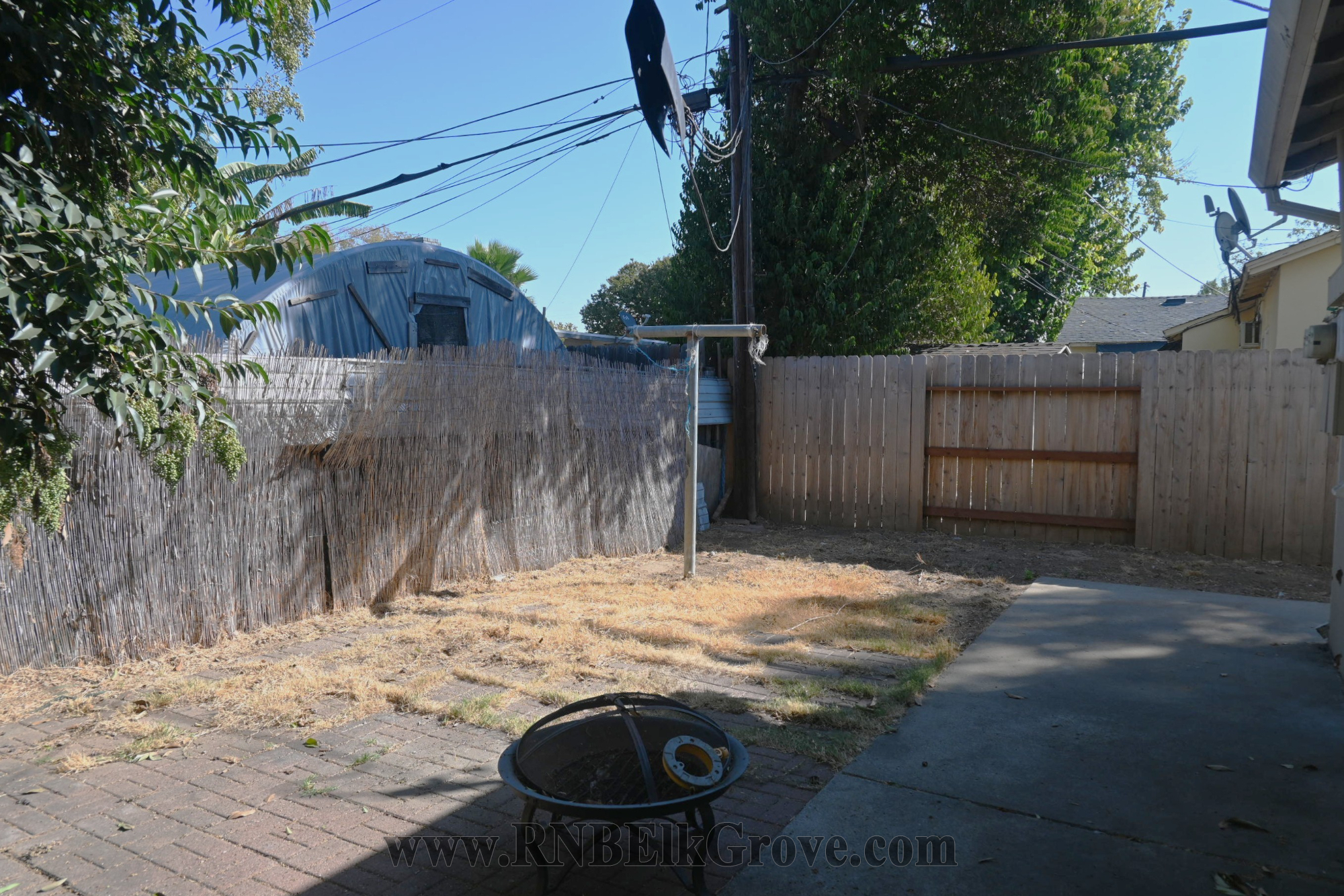 6903 Fruitridge Road, Sacramento, CA rental home photo