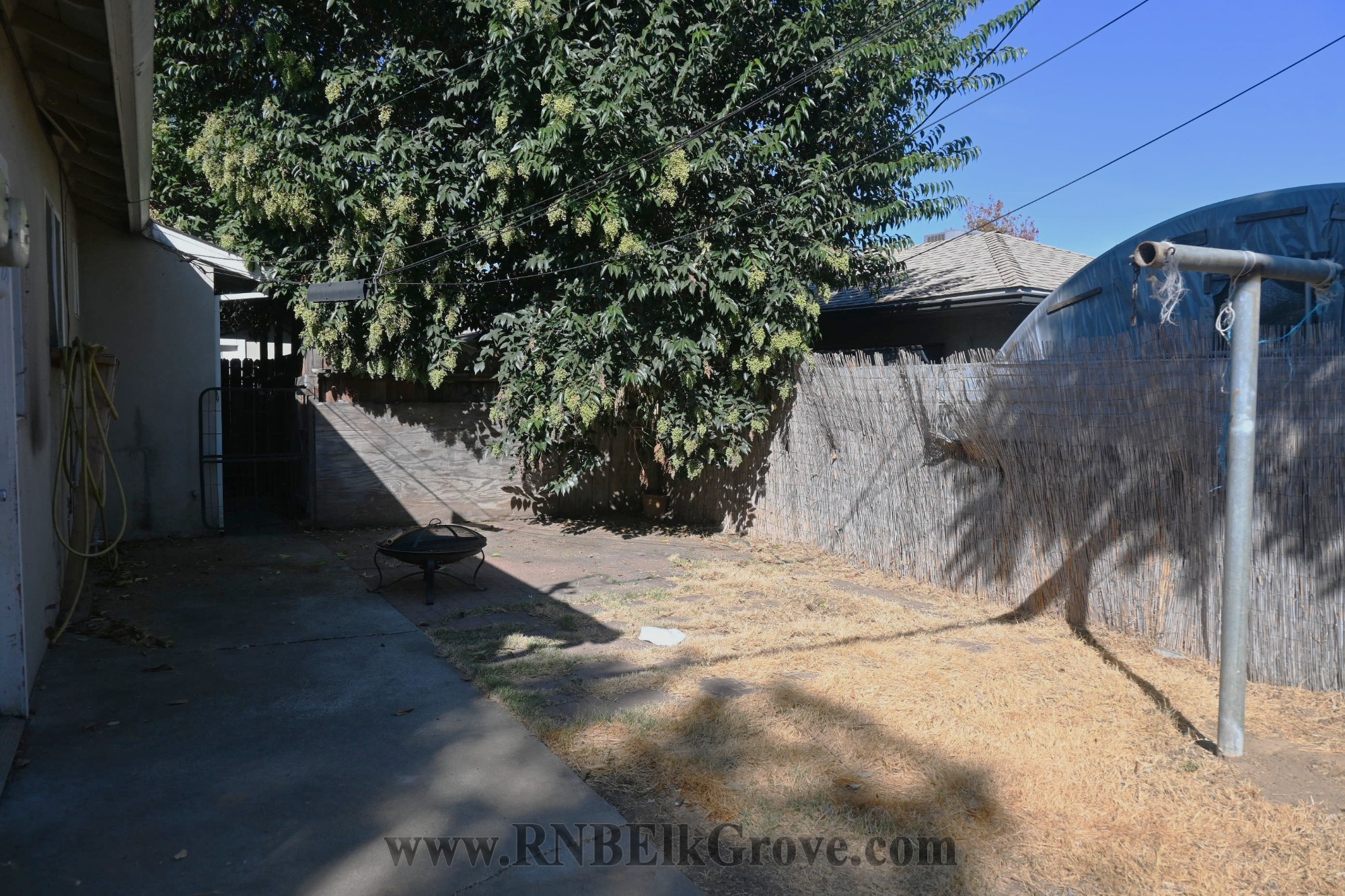 6903 Fruitridge Road, Sacramento, CA rental home photo